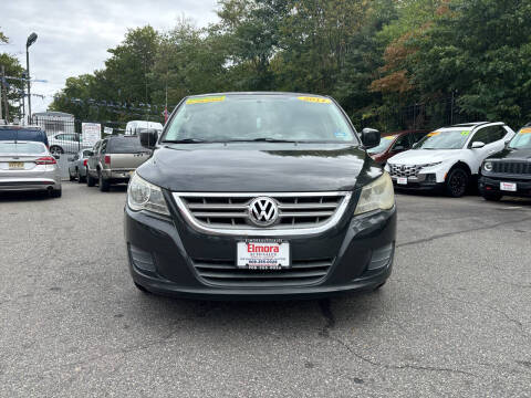 2011 Volkswagen Routan SE