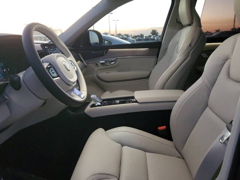 2026 Volvo XC90 B6 Ultra Dark 7P