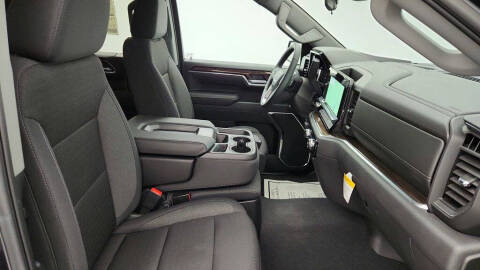 2025 GMC Sierra 1500 Elevation Standard