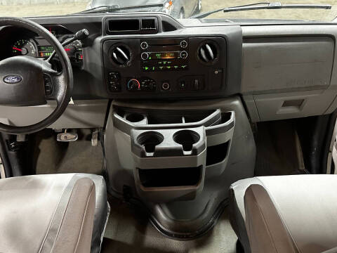 2009 Ford E-Series E-350 SD XLT