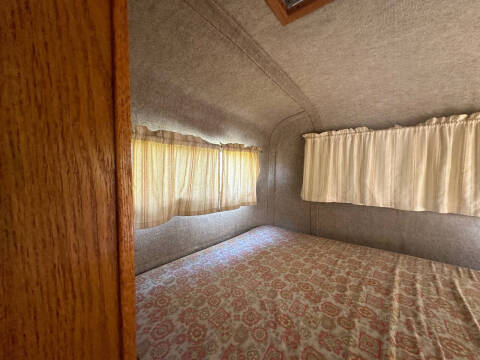 1986 Scamp Fifth Wheel/ Gooseneck Trailer