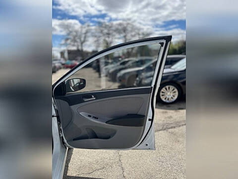 2016 Hyundai Accent SE