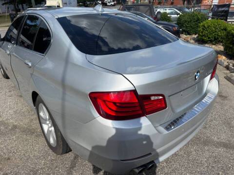 2011 BMW 5 Series 528i