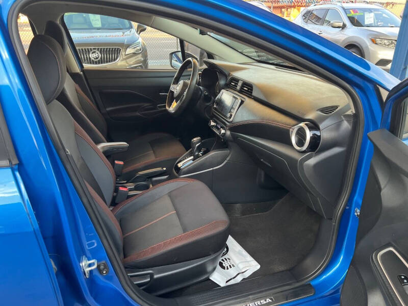 2020 Nissan Versa SR