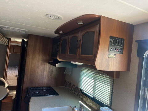 2015 Coachmen RV Freedom Express