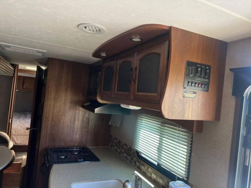 2015 Coachmen RV Freedom Express