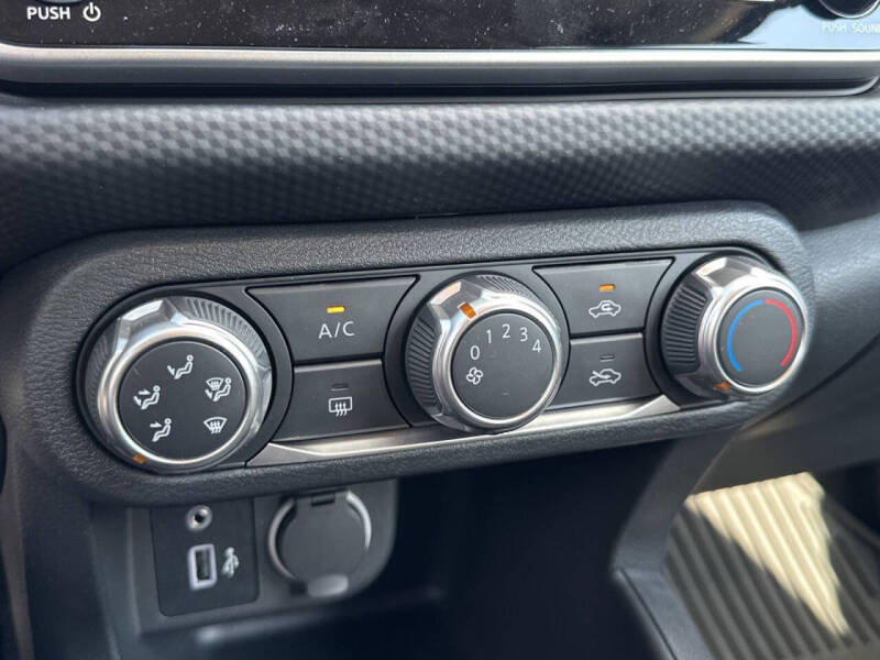 2025 Nissan Kicks Play S