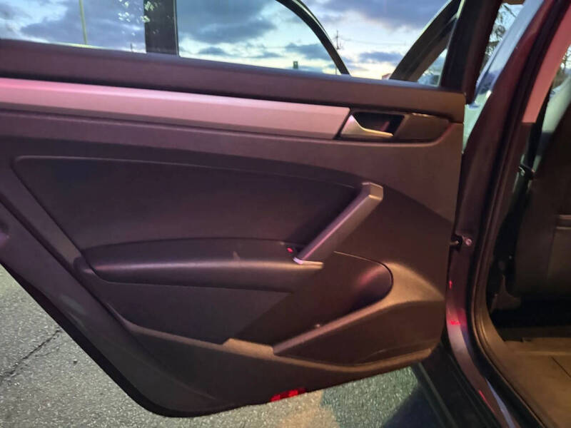 2022 Volkswagen Passat SE