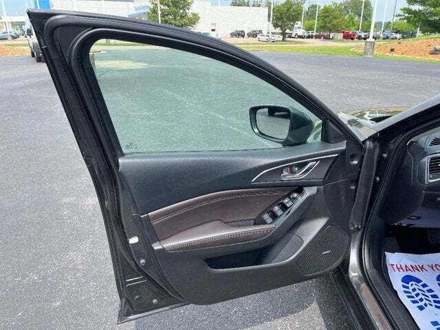 2018 Mazda MAZDA3 38