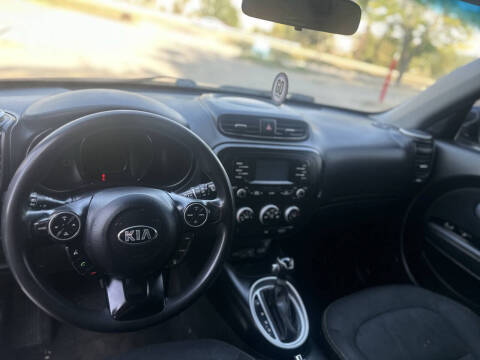 2016 Kia Soul +
