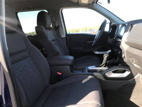 2023 Nissan Frontier SV