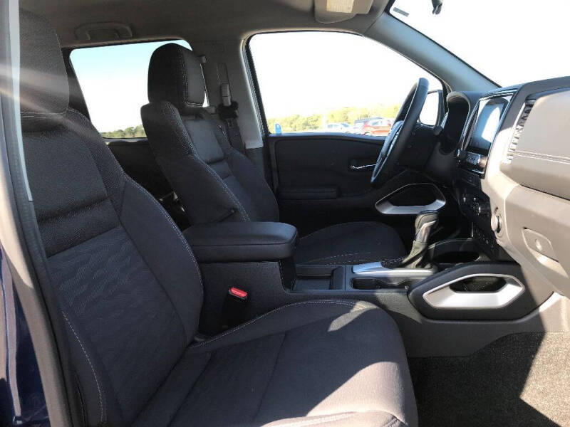 2023 Nissan Frontier SV