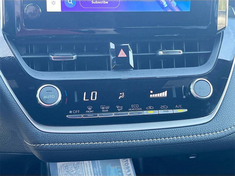 2025 Toyota Corolla Hatchback SE