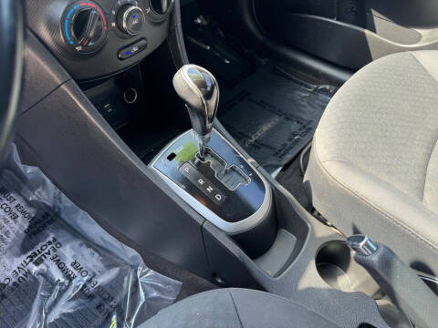 2014 Hyundai Accent SE