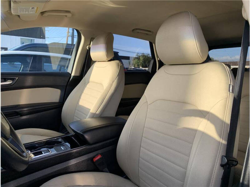 2019 Ford Edge SE