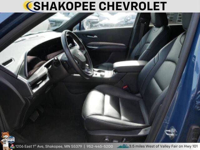 2024 Cadillac XT4 Premium Luxury