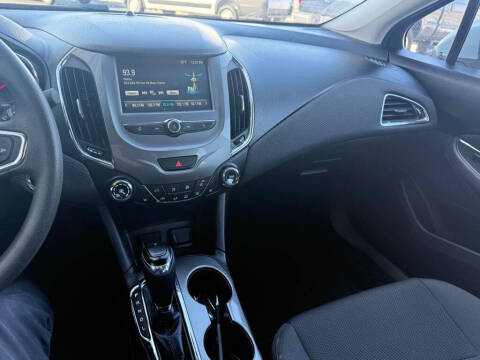 2017 Chevrolet Cruze LT Auto