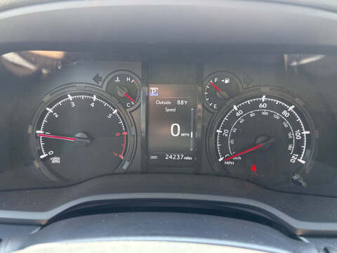 2024 Toyota 4Runner SR5