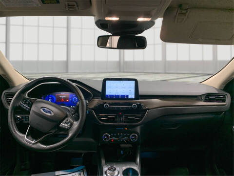 2020 Ford Escape Hybrid Titanium