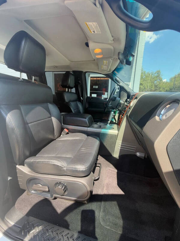 2005 Ford F-150 Lariat