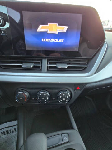2025 Chevrolet Trax LS