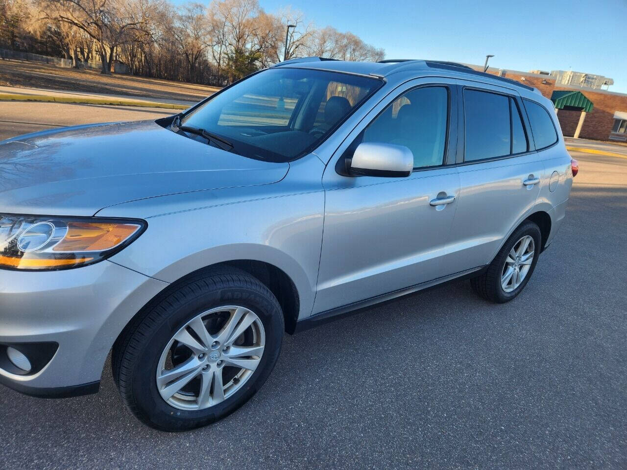 2011 Hyundai SANTA FE for sale at Xtra Mile Auto Sales LLC in Cambridge, MN