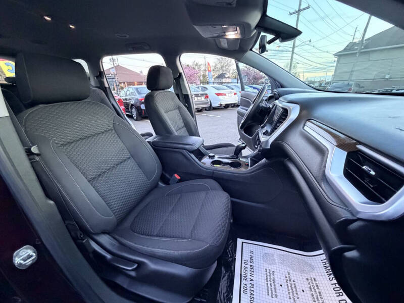 2017 GMC Acadia SLE-2