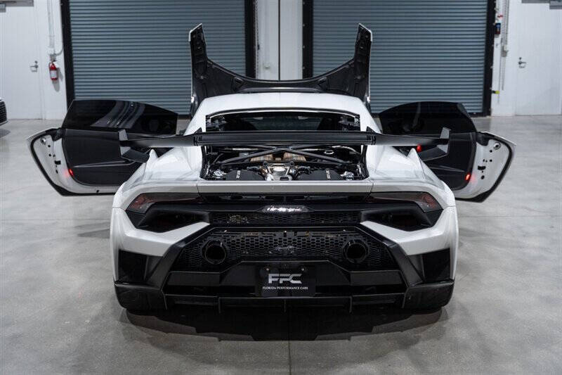 2022 Lamborghini Huracan STO