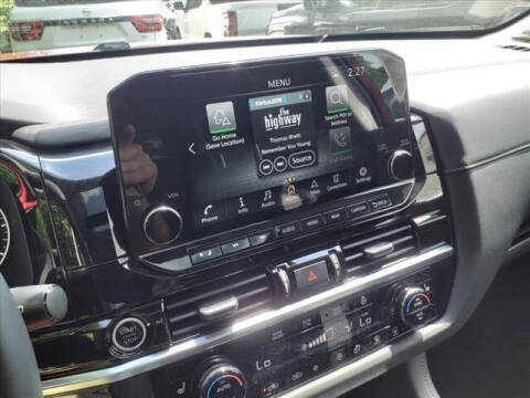 2024 Nissan Pathfinder SL