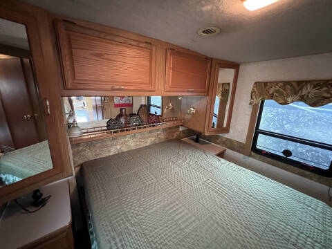 2000 Winnebago Adventurer