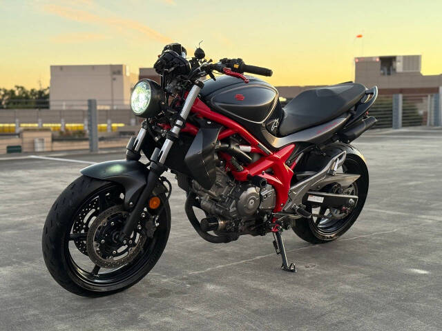 Suzuki SV650 Image