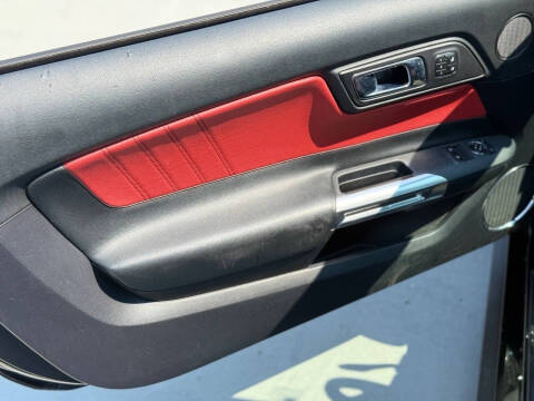 2015 Ford Mustang EcoBoost Premium