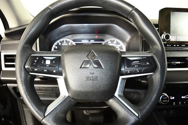 2022 Mitsubishi Outlander ES