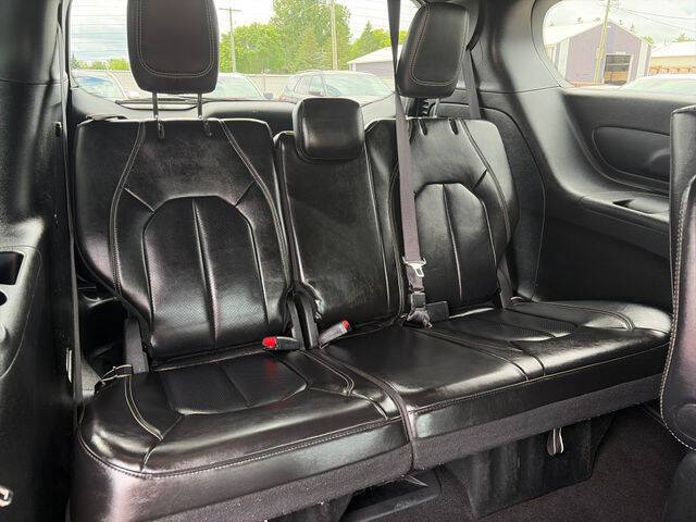 2024 Chrysler Pacifica Plug-In Hybrid Select