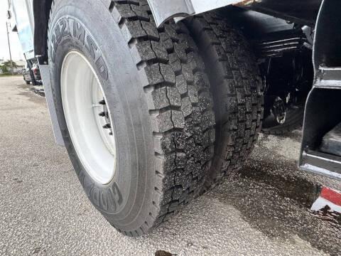 2017 Freightliner M2 106