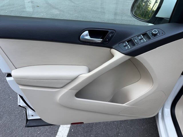 2011 Volkswagen Tiguan SE 4Motion