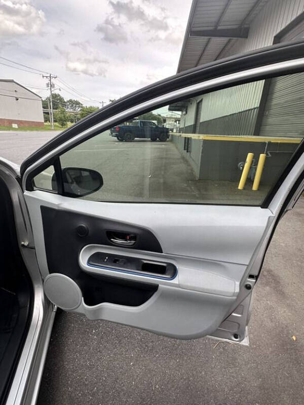 2013 Toyota Prius c One