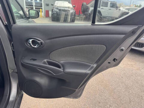 2016 Nissan Versa 1.6 SV