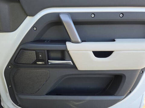 2024 Land Rover Defender 110 P400 X-Dynamic SE