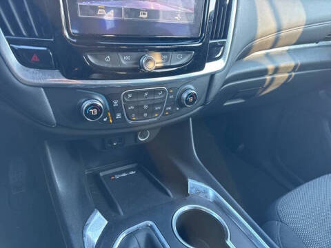 2022 Chevrolet Traverse LT Cloth