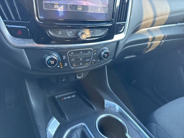 2022 Chevrolet Traverse LT Cloth