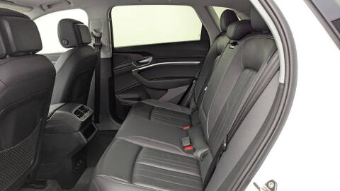 2021 Audi e-tron quattro Premium