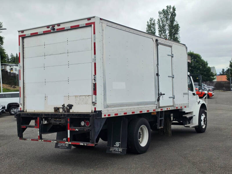2018 Freightliner M2 106