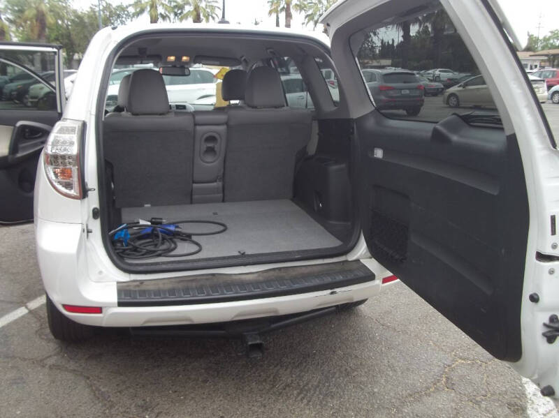 2013 Toyota RAV4 EV photo 28