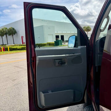 2008 Ford E-Series E-350 SD XLT