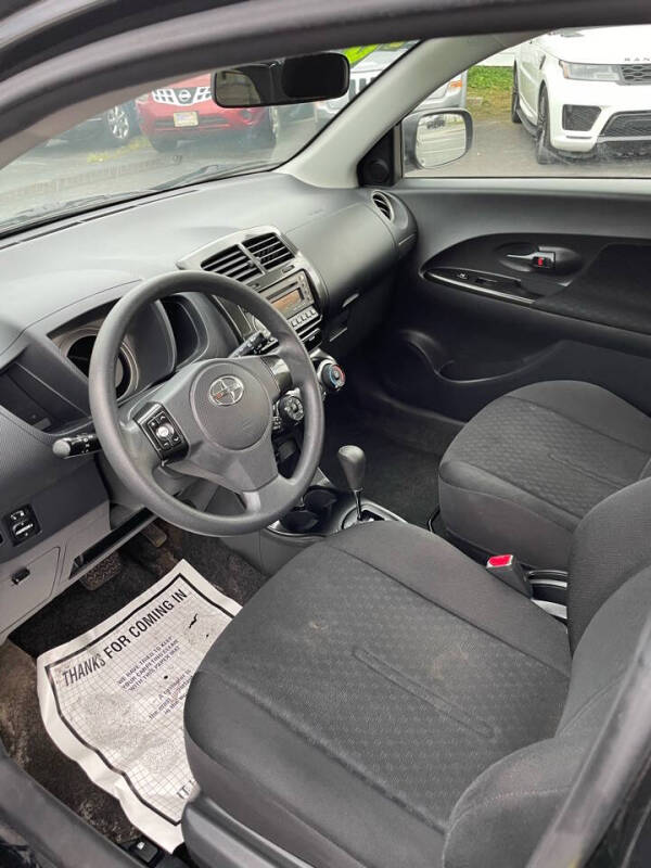 2010 Scion xD Base photo 7