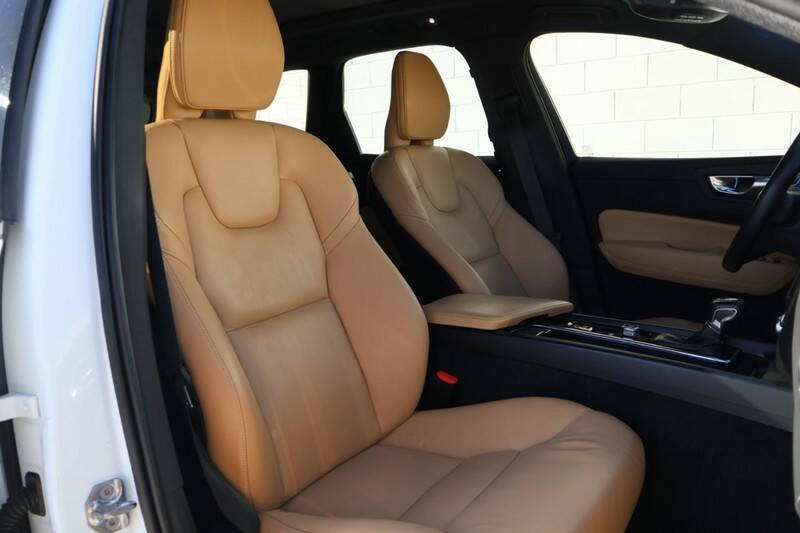 2020 Volvo XC60 T5 Momentum