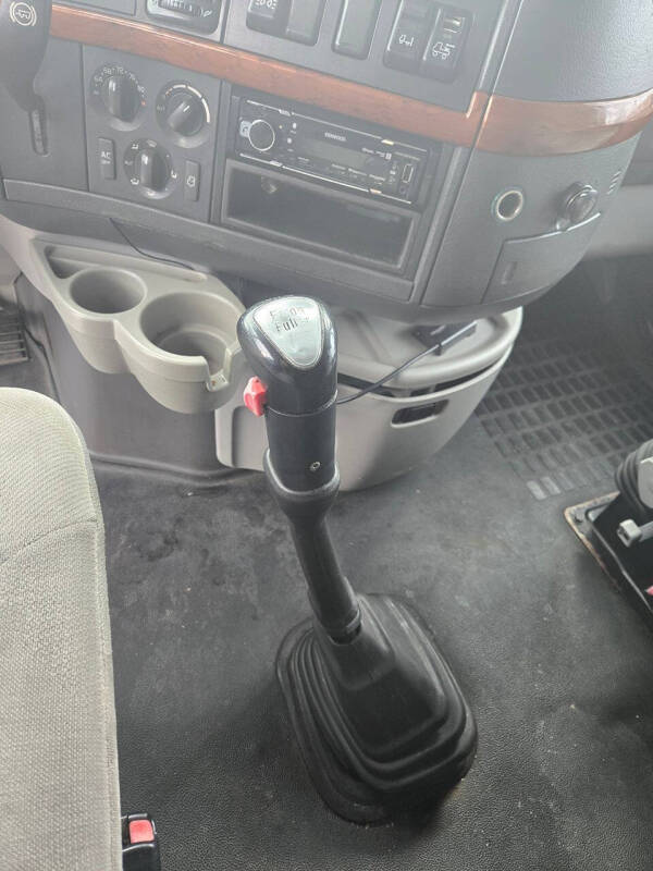 2006 Volvo VNL