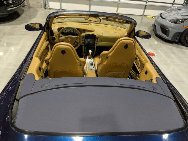 2000 Porsche 911 Carrera 4