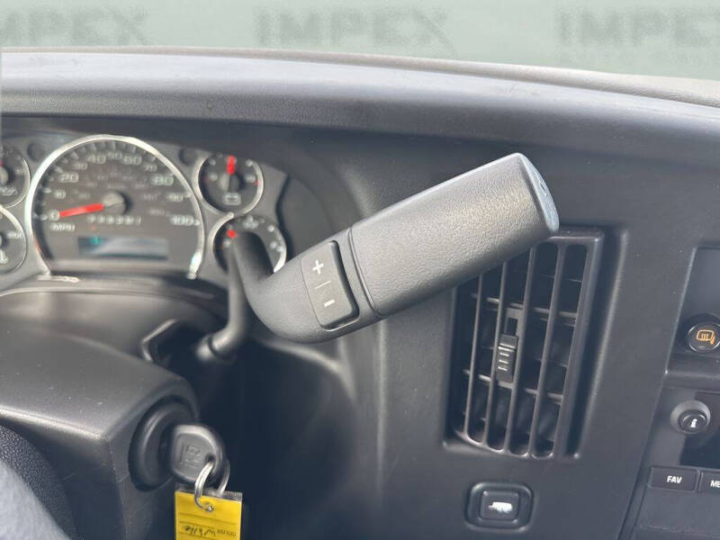 2023 GMC Savana 2500